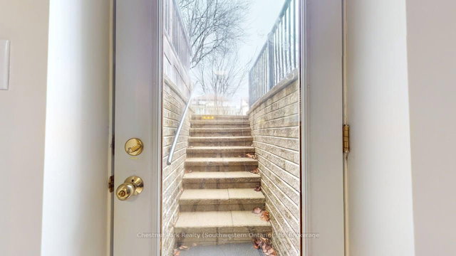 Lower - 22 Moss Place