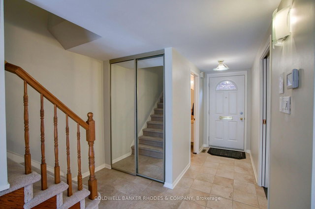 9 - 215 MacKay Street
