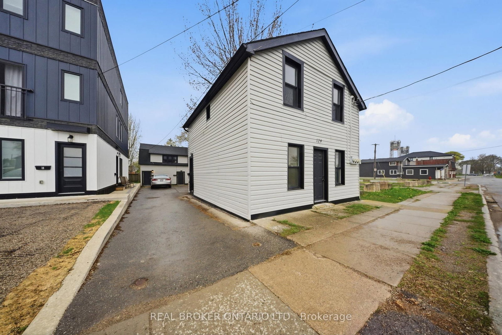 129 Durham Street • Port Colborne, ON photo 1