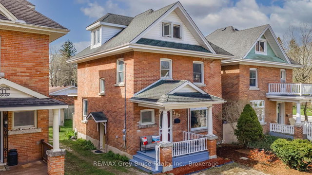 407 5th Street E