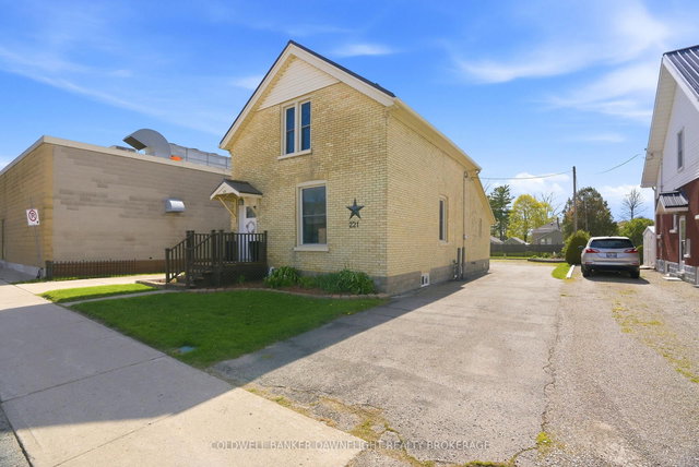 221 Main Street S