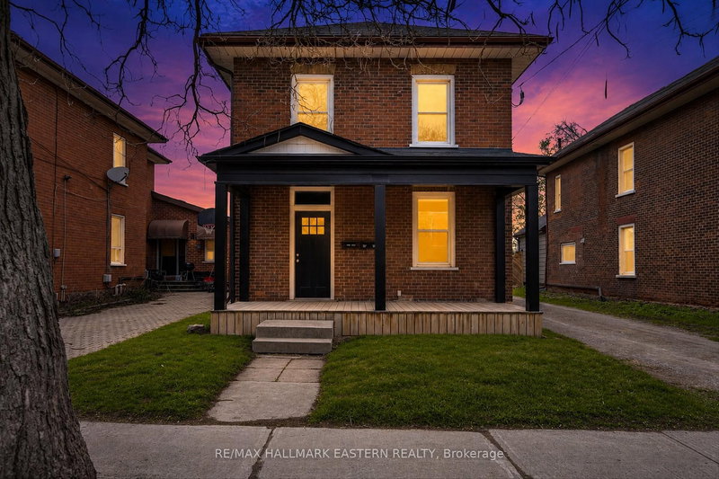 home for sale on 96 Aylmer Street N