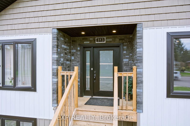 313 John Street S