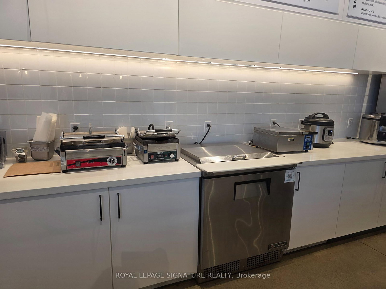 1876 Oxford Street, Unit 6 - Photo 8