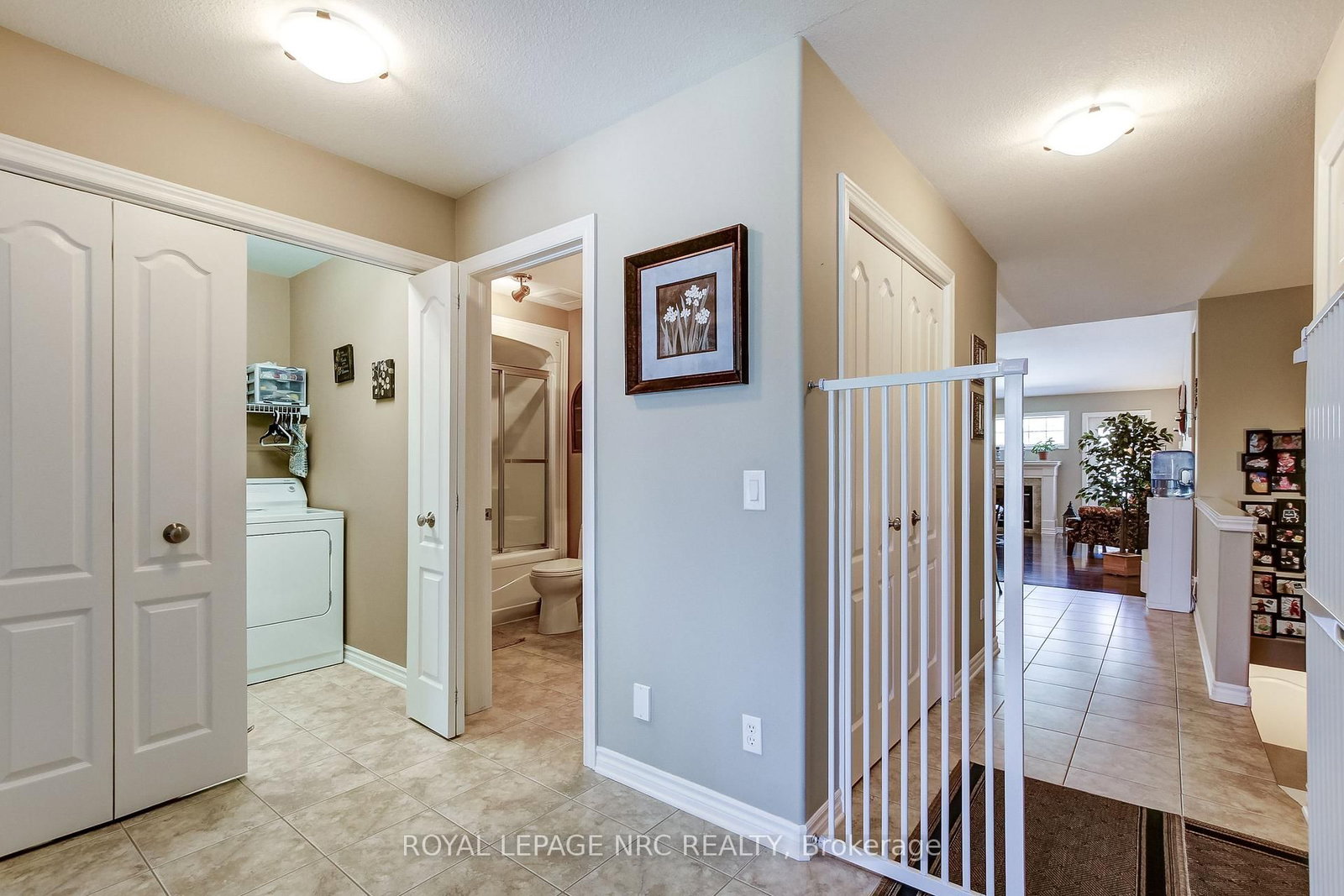 11 Rose Glen Crescent • Niagara-on-the-Lake, ON photo 5