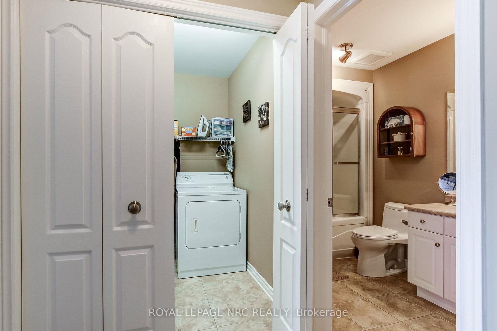 11 Rose Glen Crescent • Niagara-on-the-Lake, ON photo 6