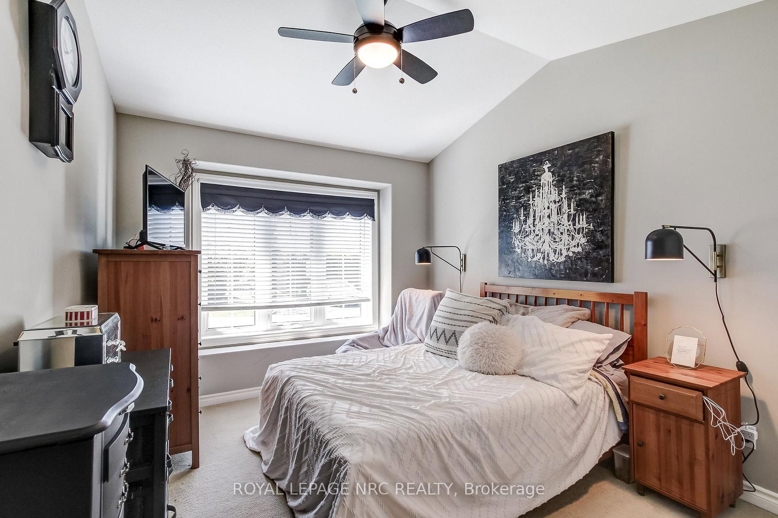 11 Rose Glen Crescent • Niagara-on-the-Lake, ON photo 8