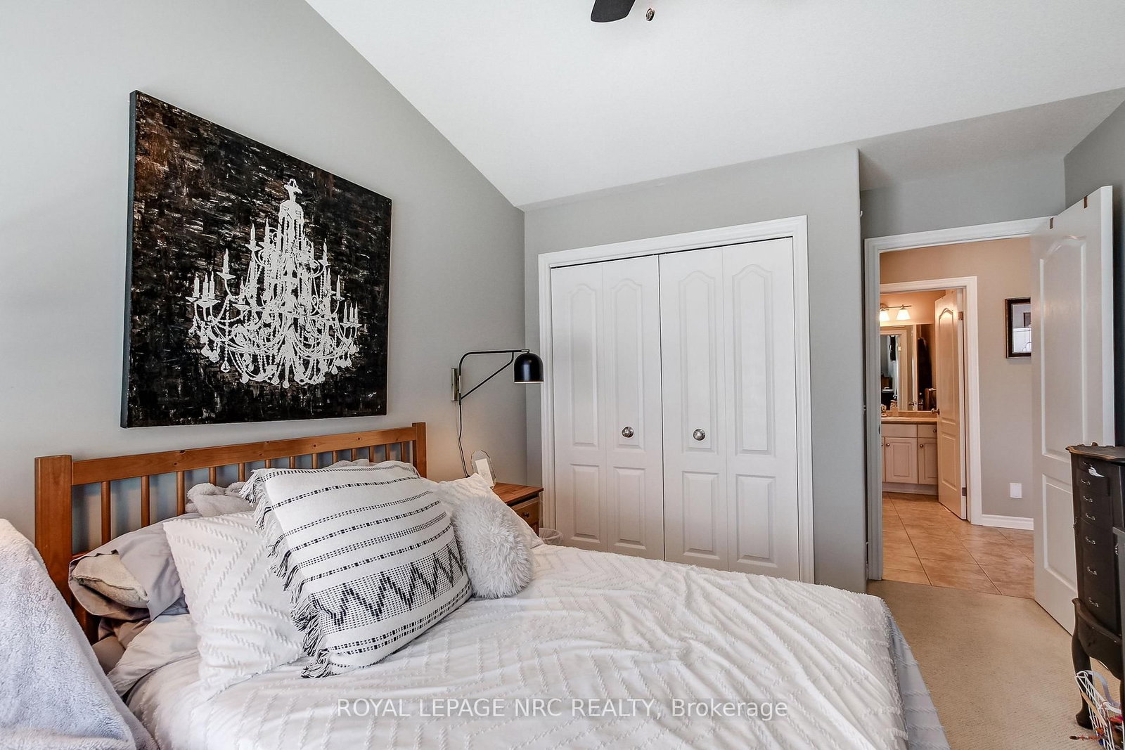 11 Rose Glen Crescent • Niagara-on-the-Lake, ON photo 9