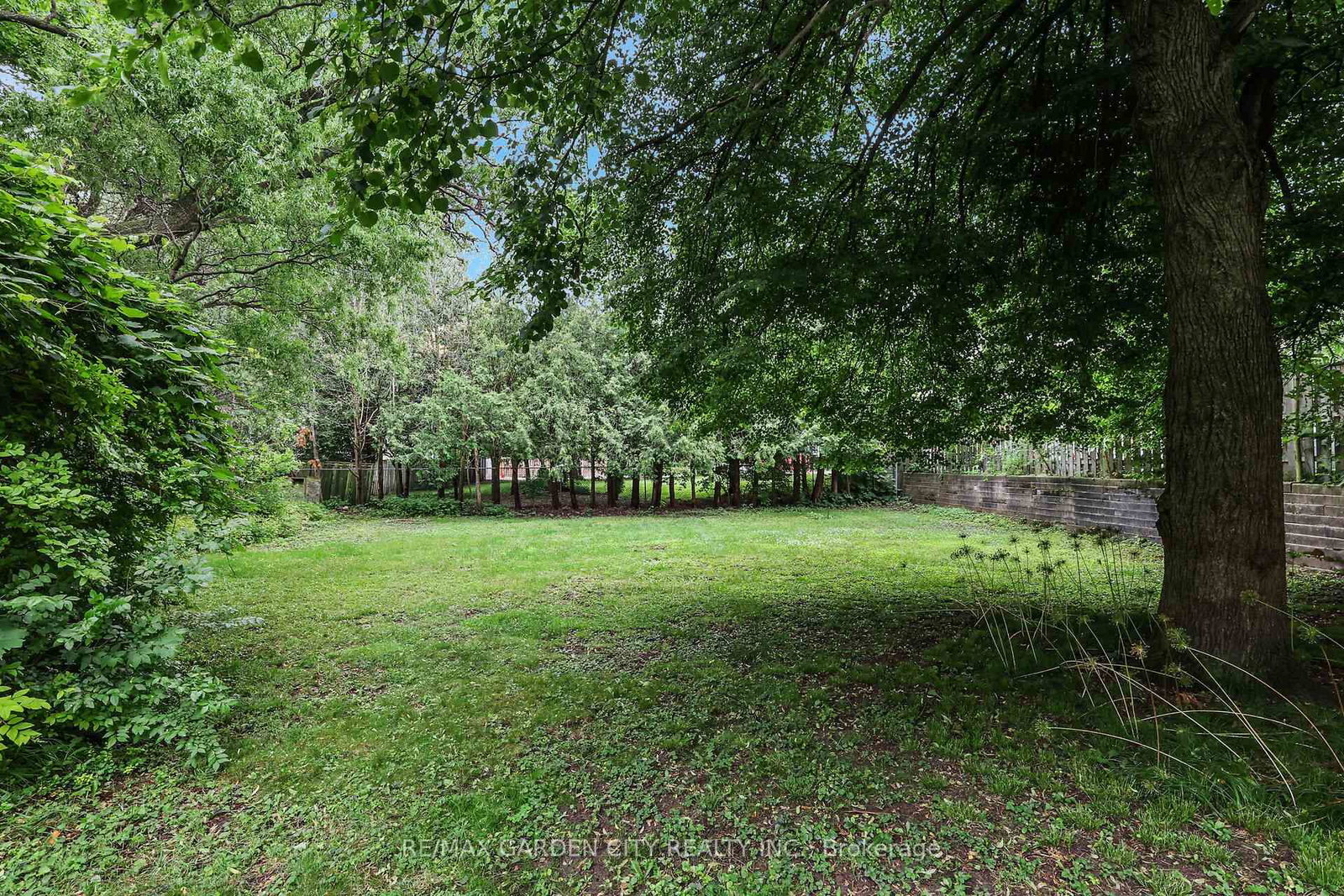 10 Maple Avenue - Photo 29