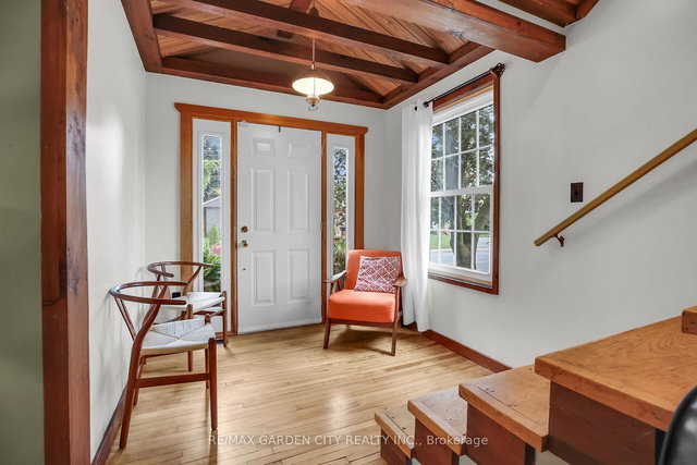 10 Maple Avenue