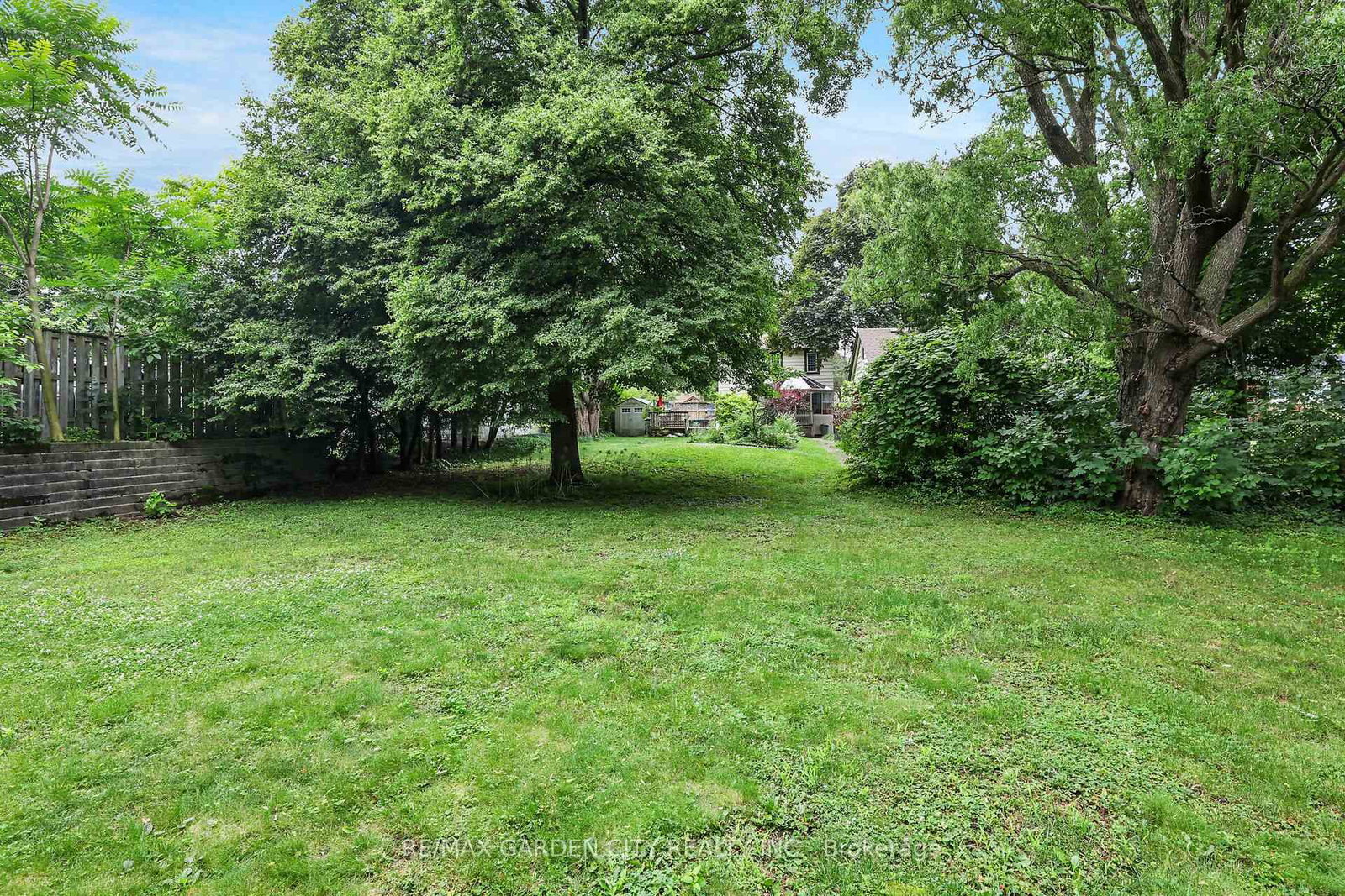 10 Maple Avenue - Photo 30