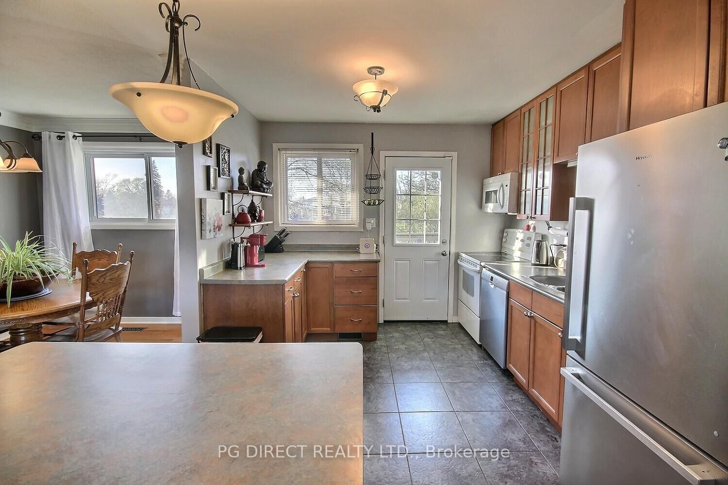 49 Janlyn Crescent • Belleville, ON photo 4