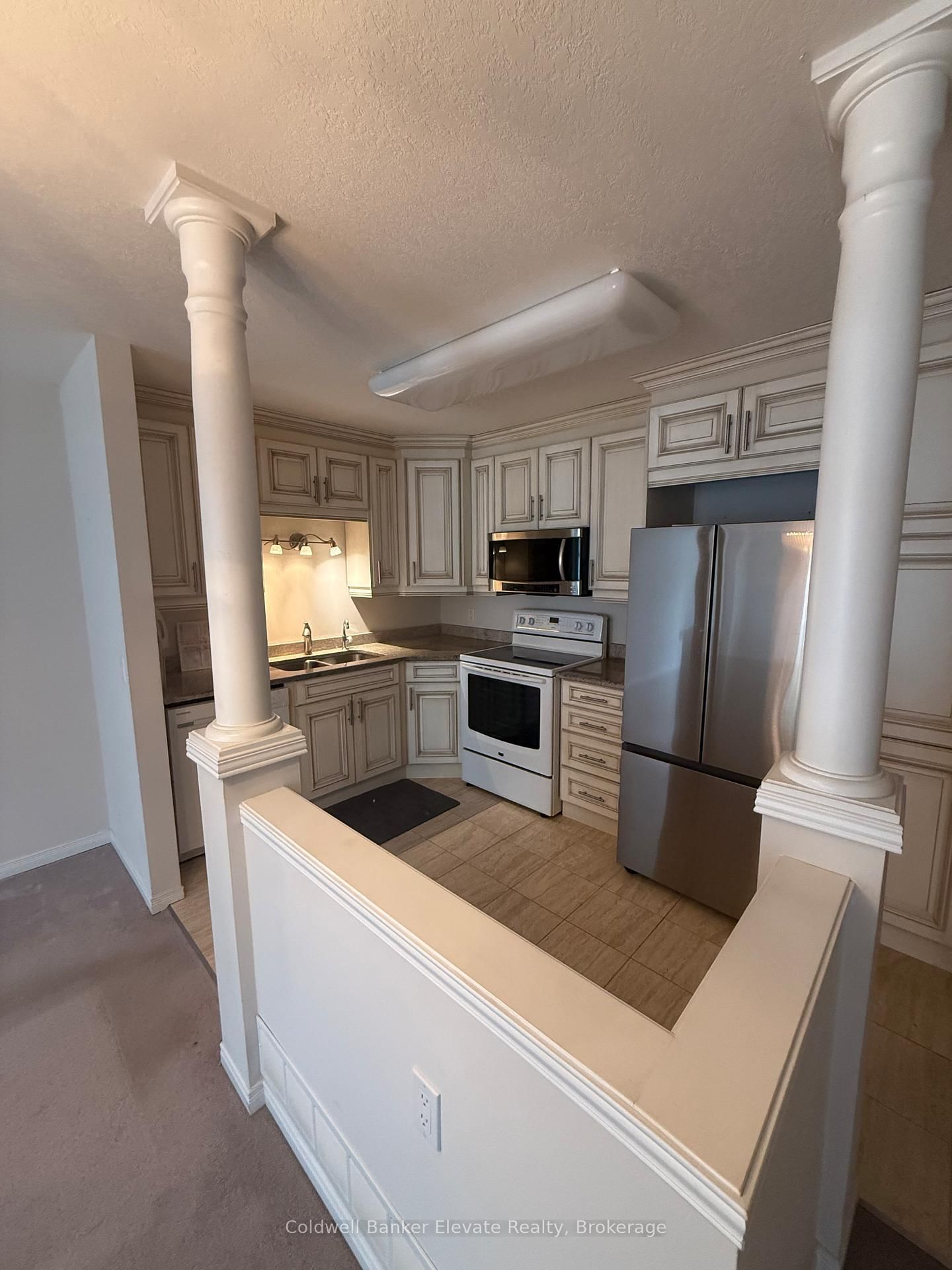 2705 KINGSWAY Drive • #9 • Kitchener, ON photo 2