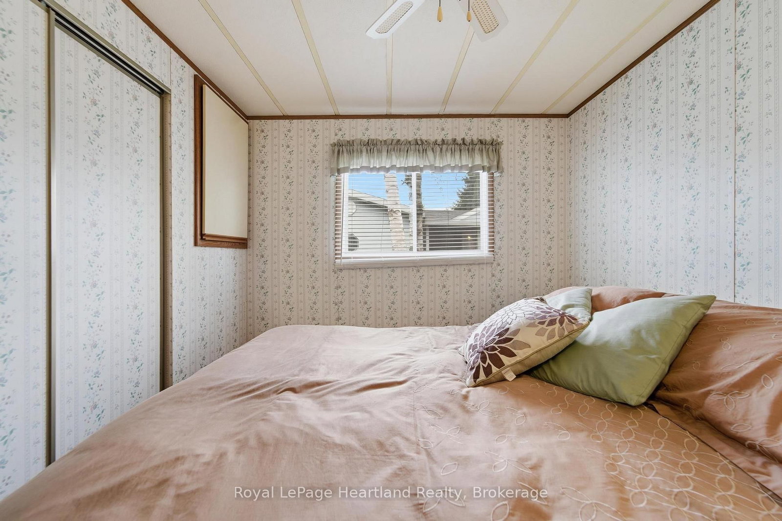 55 CHEROKEE Lane • Ashfield-Colborne-Wawanosh, ON photo 15