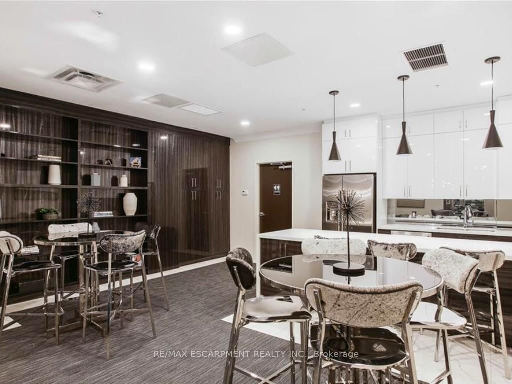 112 King Street E, Unit 903 - Photo 8