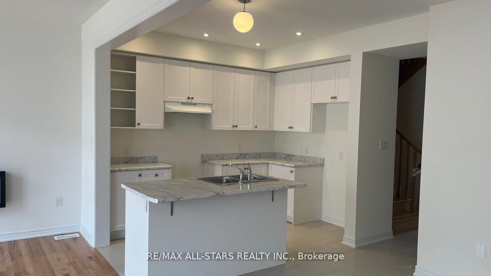 703 Potawatomi Crescent - Photo 4