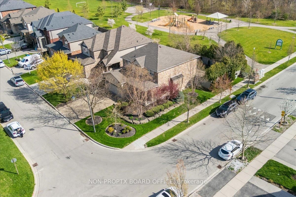 Detached House for sale at 4 Degrow Crescent, Hamilton, Ontario, L0R 1C0 - Rural Glanbrook - MLS: X13103708