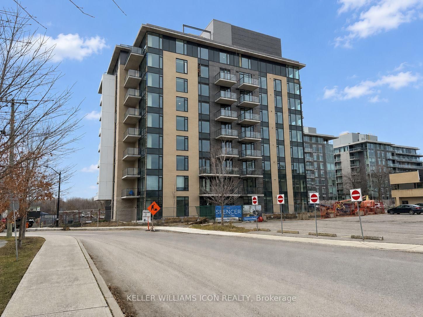 360 DESCHATELETS Avenue, Unit 203
