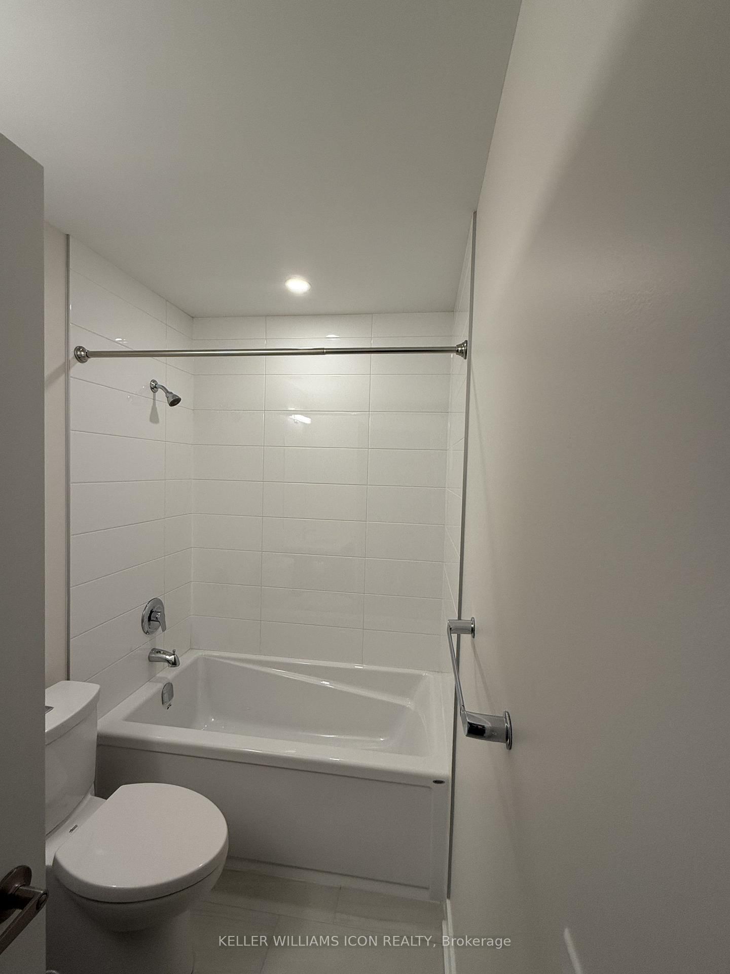 360 DESCHATELETS Avenue, Unit 203 - Photo 6