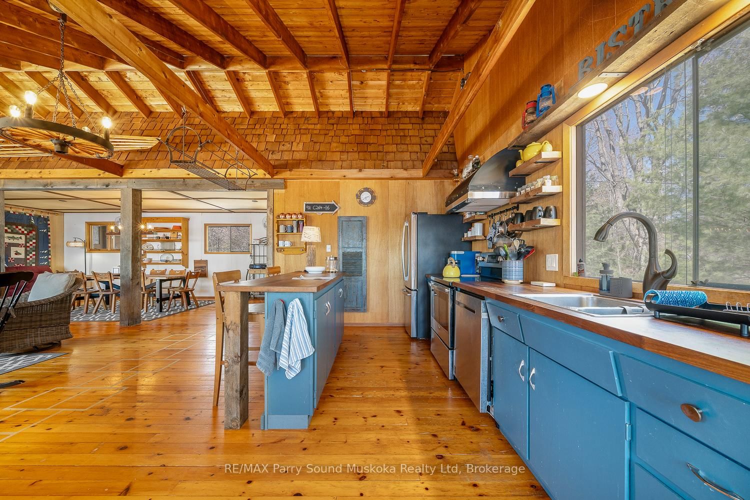 16 Island 264c Island • Carling, ON photo 38