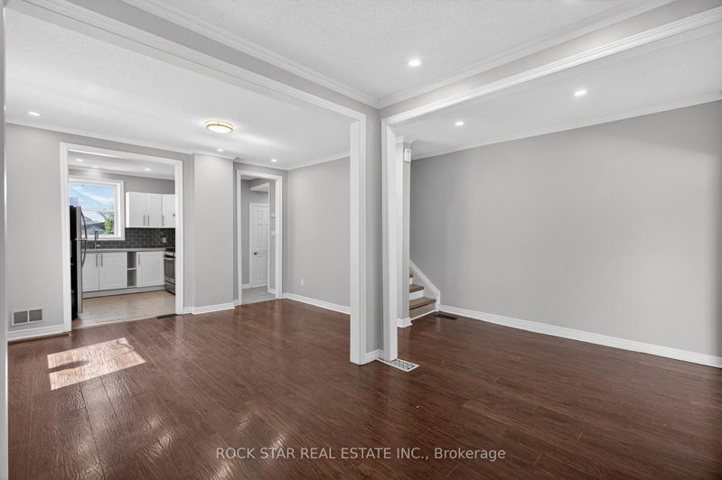 207 Rosslyn Ave, Hamilton — 11
