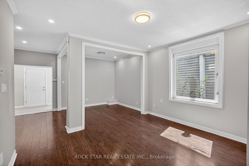 207 Rosslyn Ave, Hamilton — 15