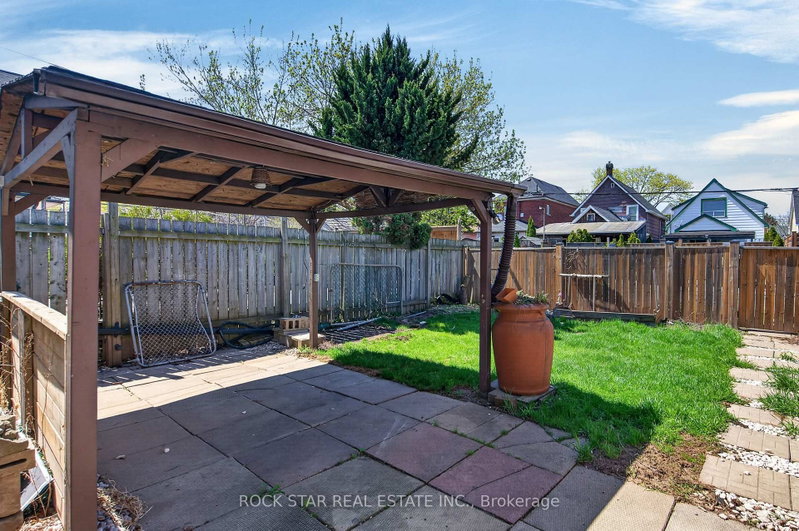 207 Rosslyn Ave, Hamilton — 39