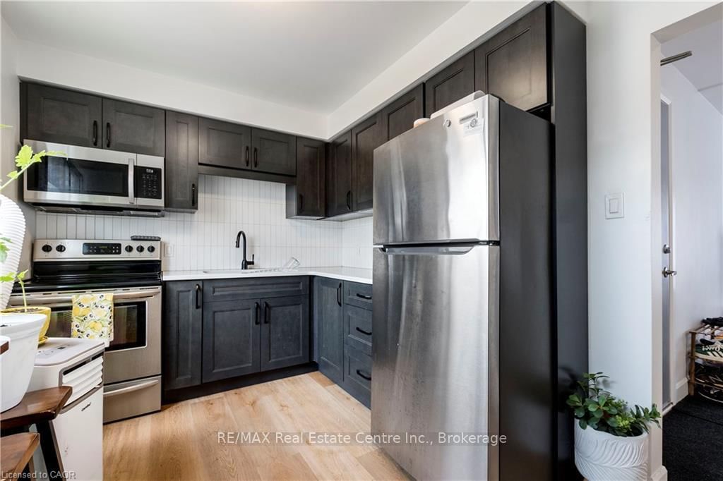 43 SIXTH Avenue • Kitchener, ON photo 10