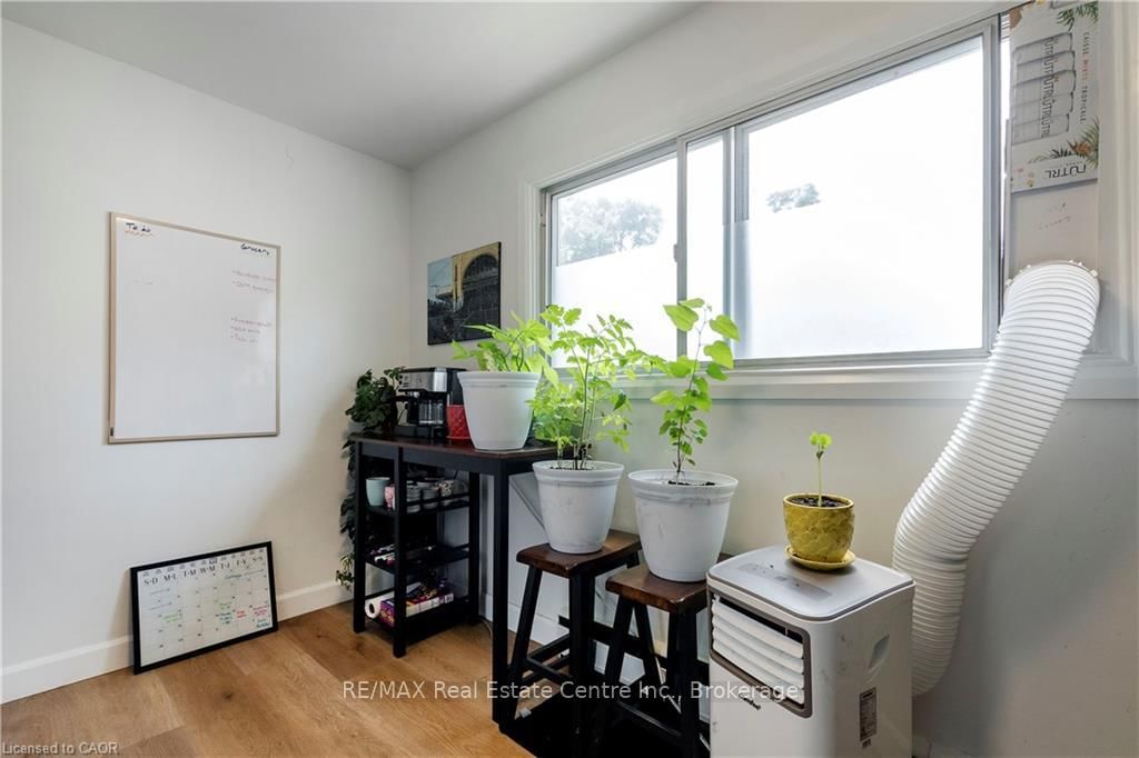 43 SIXTH Avenue • Kitchener, ON photo 11