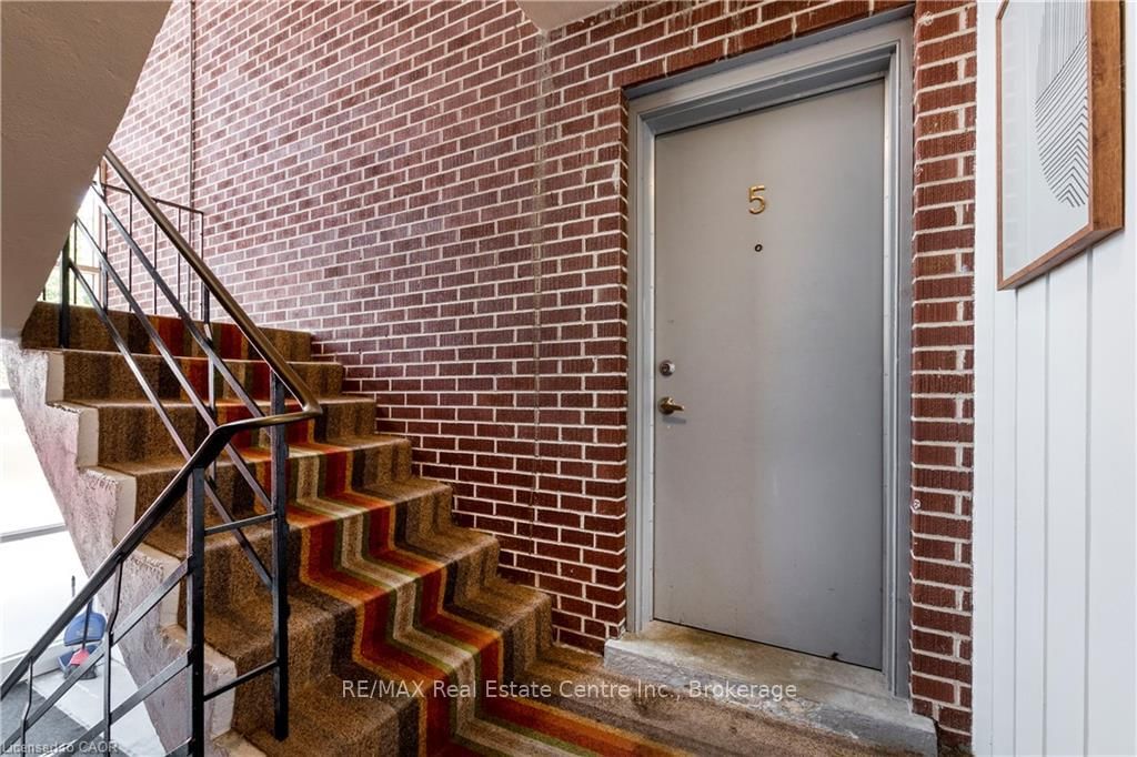 43 SIXTH Avenue • Kitchener, ON photo 6