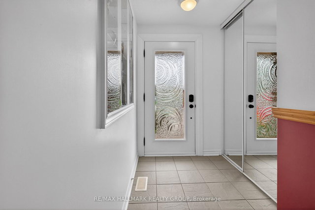 6075 Forestglen Crescent
