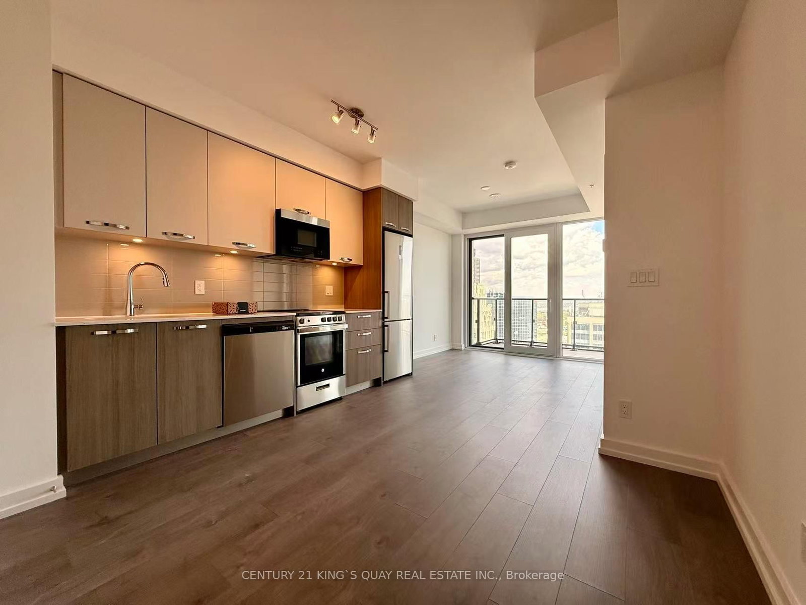 75 James Street S, Unit 1904 - Photo 8