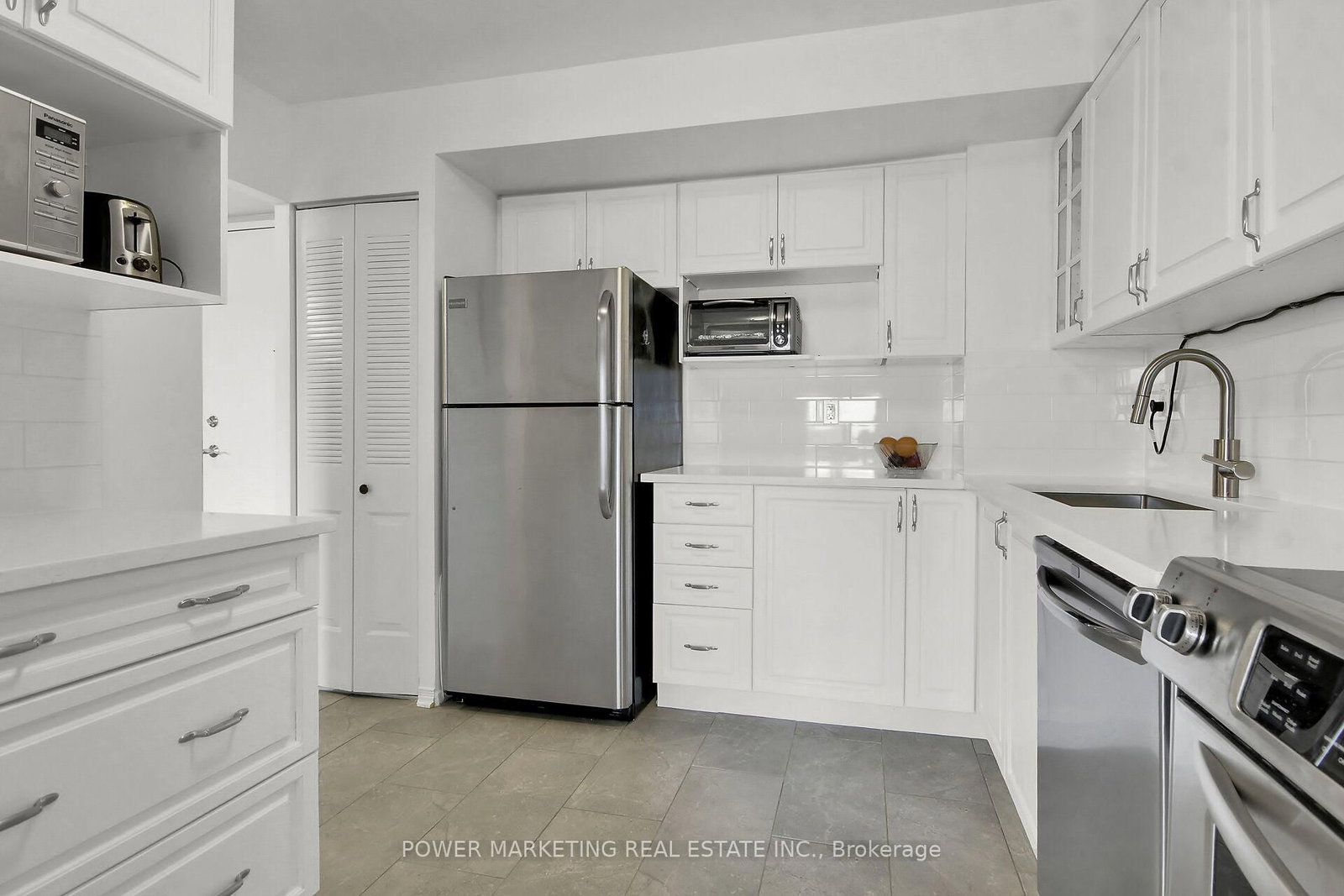 2759 CAROUSEL Crescent, Unit 1206 - Photo 16