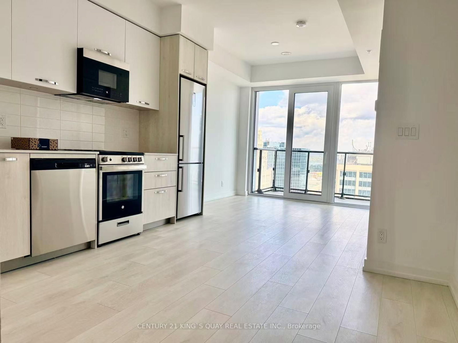 75 James Street S, Unit 1804 - Photo 10