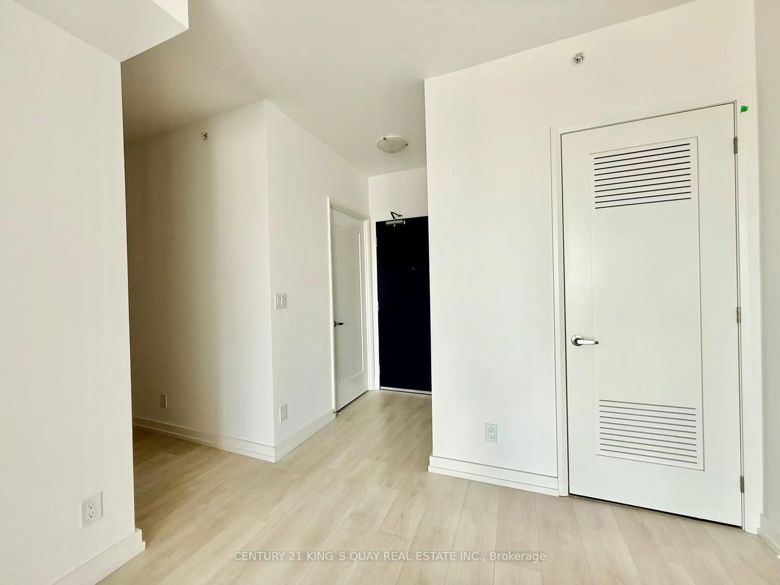 75 James Street S, Unit 1804 - Photo 18