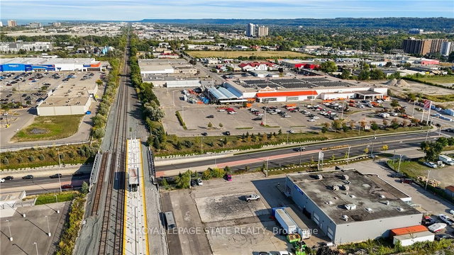 23 Centennial Parkway S