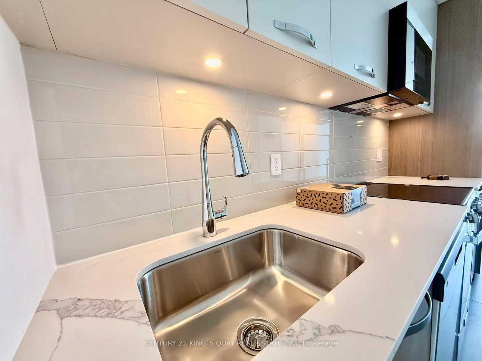 75 James Street S, Unit 1705 - Photo 11