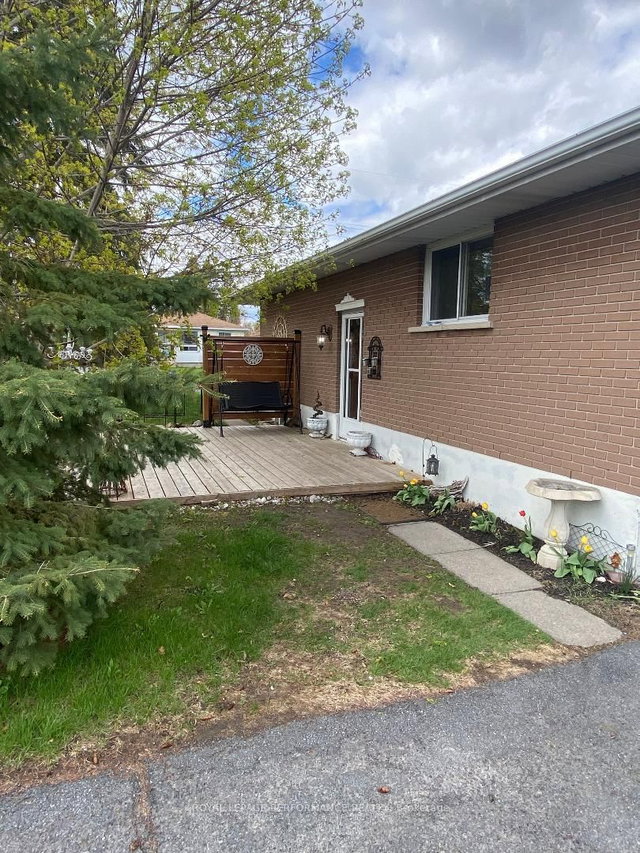 197 15th Street W