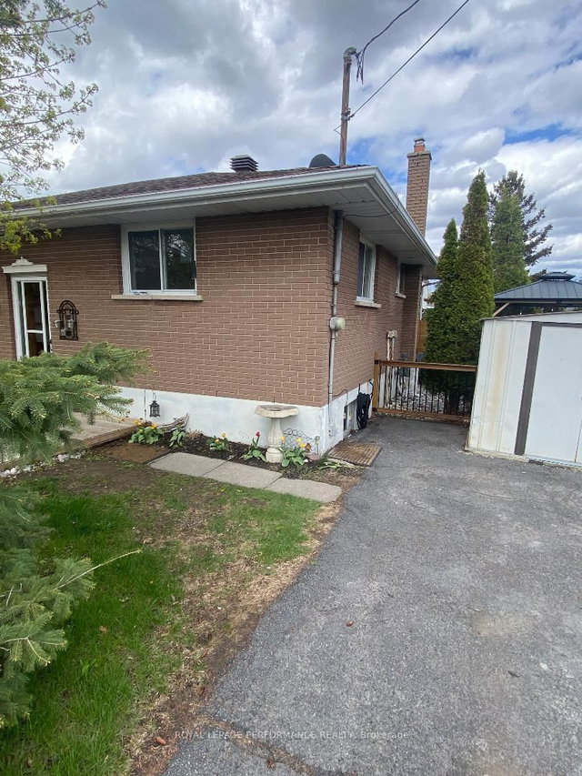 197 15th Street W