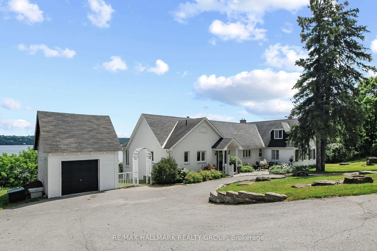 350 Berry Side Road • Ottawa, ON photo 4