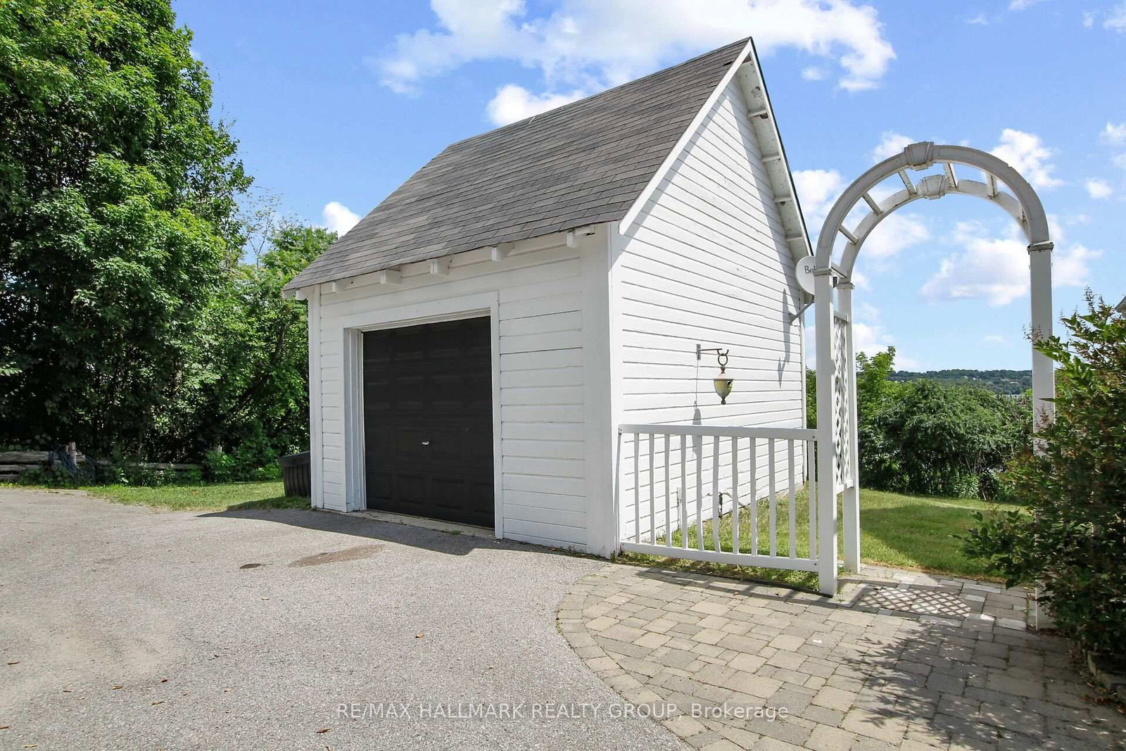 350 Berry Side Road • Ottawa, ON photo 46