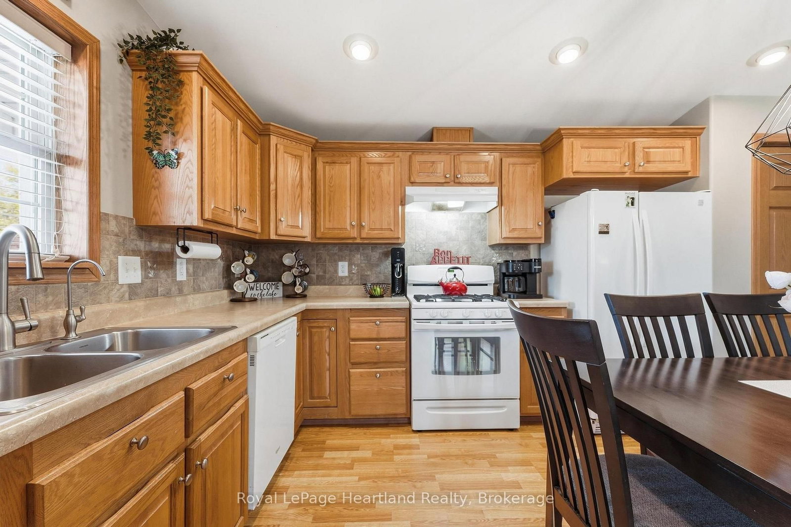12 CHEROKEE Lane • Ashfield-Colborne-Wawanosh, ON photo 16