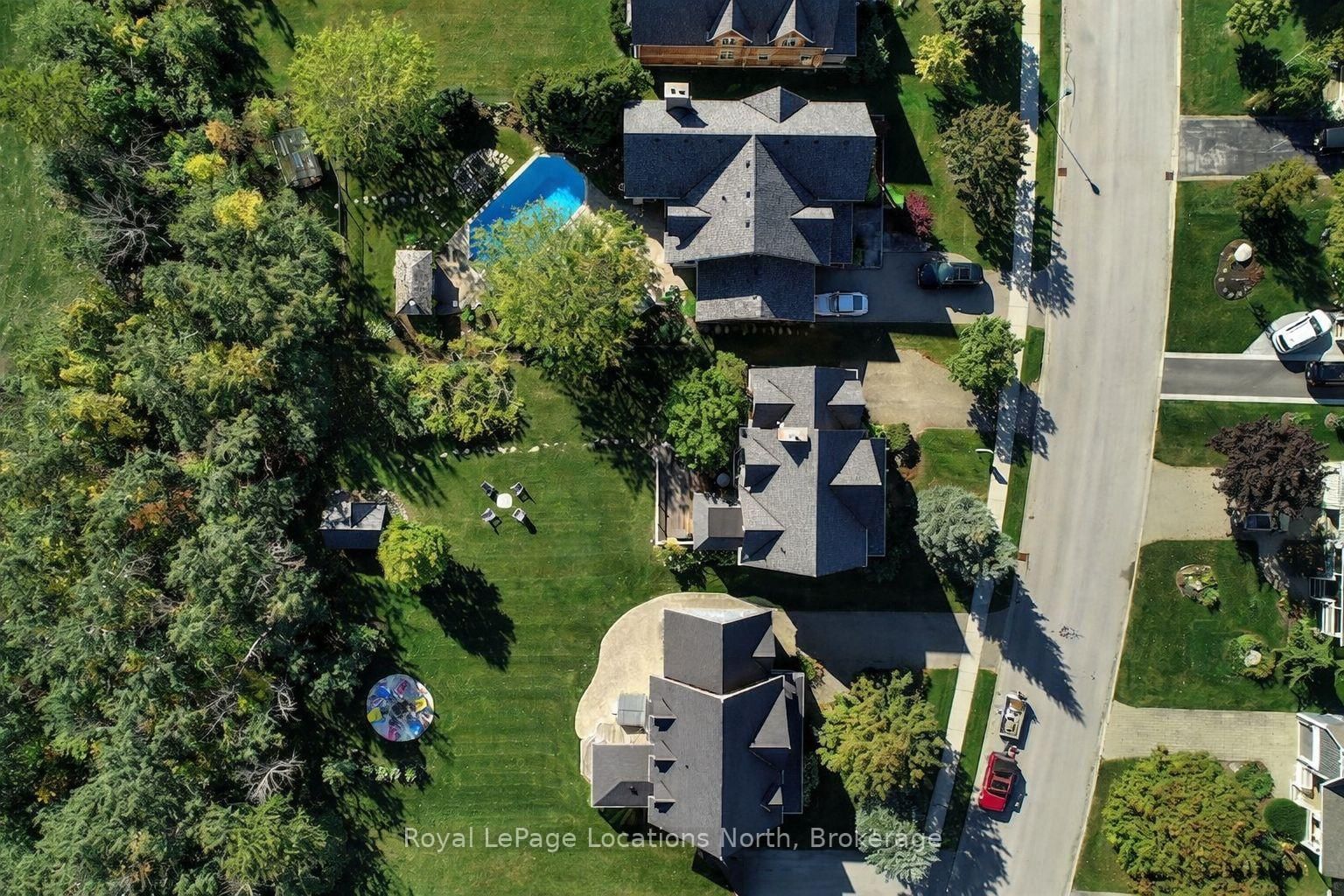 202 Snowbridge Way • Blue Mountains, ON photo 3