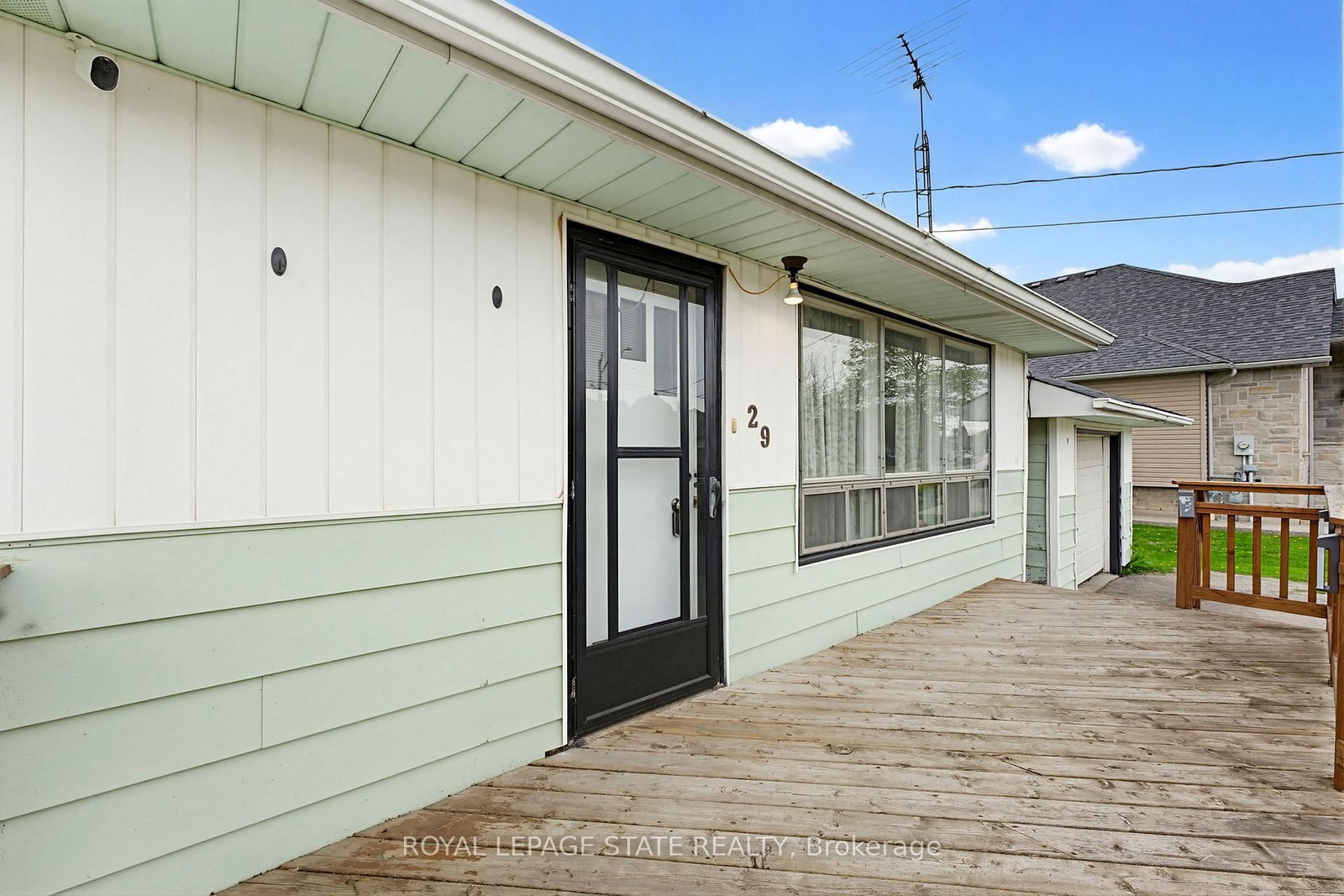 29 Leckie Avenue • Hamilton, ON photo 10