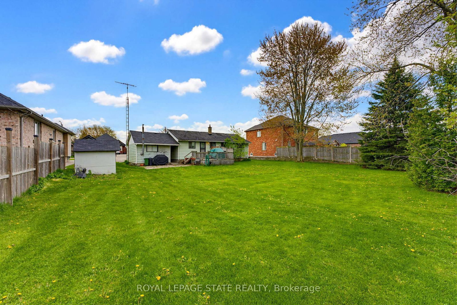 29 Leckie Avenue • Hamilton, ON photo 13