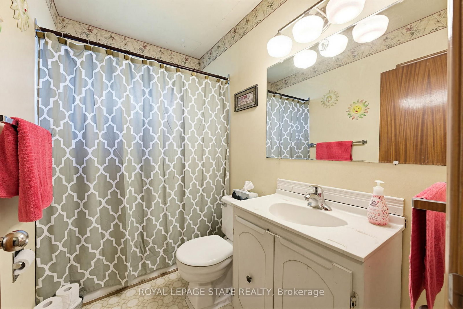 29 Leckie Avenue • Hamilton, ON photo 27