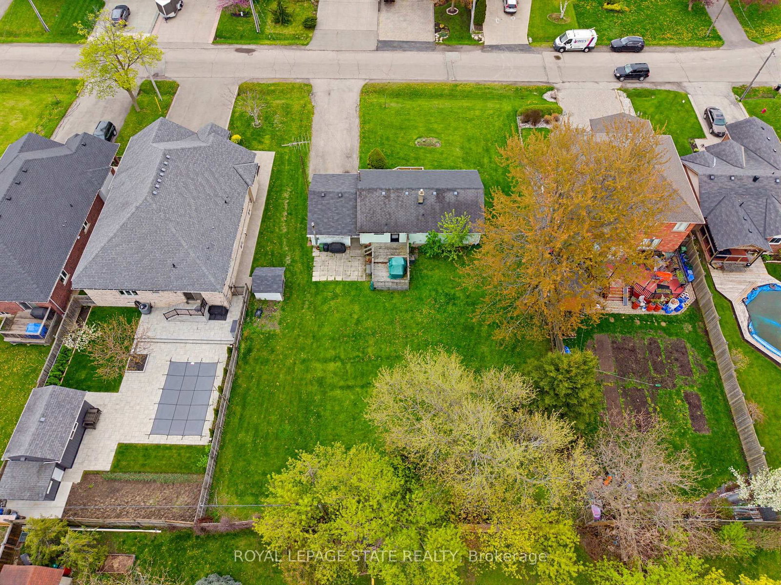 29 Leckie Avenue • Hamilton, ON photo 3