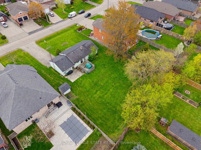 29 Leckie Avenue • Hamilton, ON photo 4