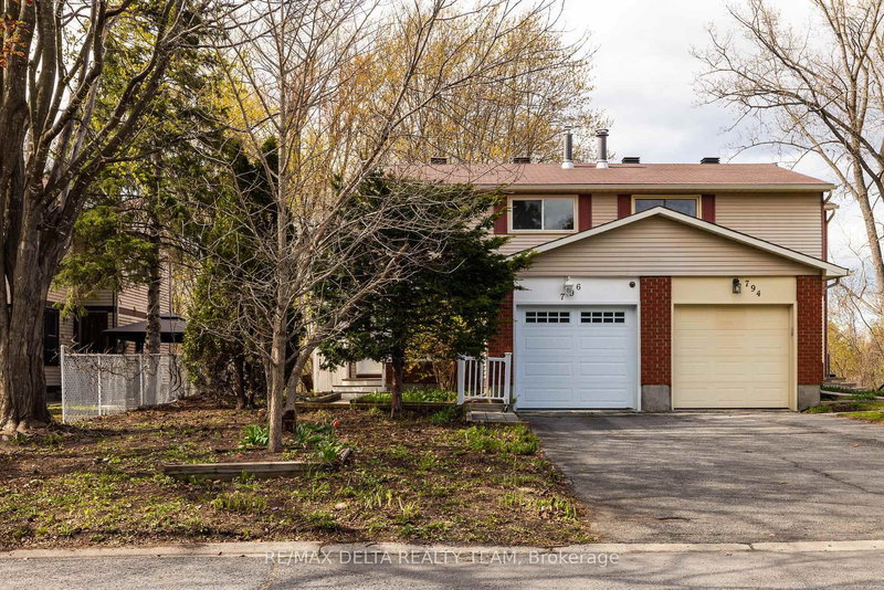 home for sale on 796 Vinette Crescent