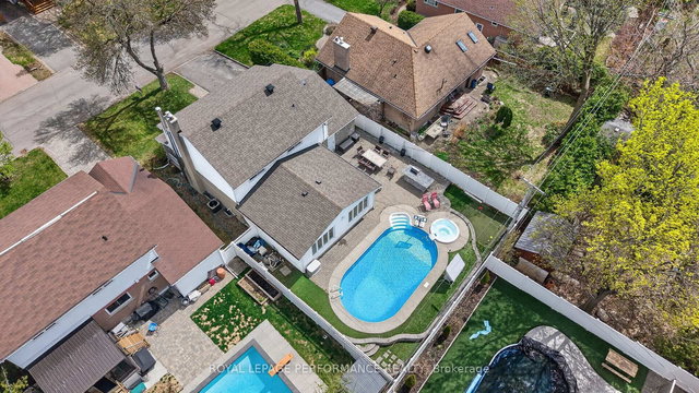 1182 Greyrock Crescent
